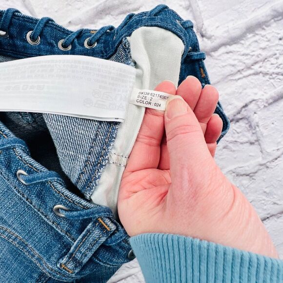 Abercrombie & Fitch Shorts Womans 2/26 Denim High Rise Lace Grommet Detail - Picture 4 of 8